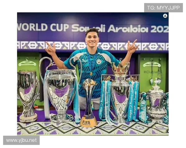 阿尔瓦雷斯与热苏斯:曼城锋线角色及终结方式的战术代际差异 阿尔瓦雷斯与热苏斯:曼城锋线角色及终结方式的战术代际差异