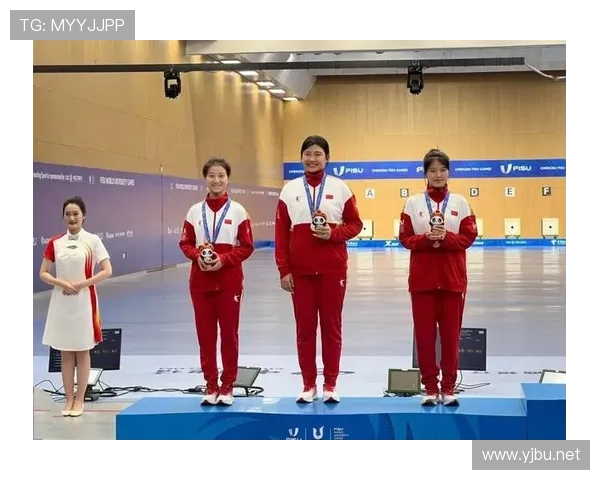 史梦瑶跑步照，运动装看着比我整月工资还贵